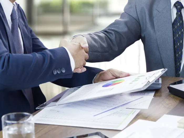 Shareholders, Investors & Analysts 